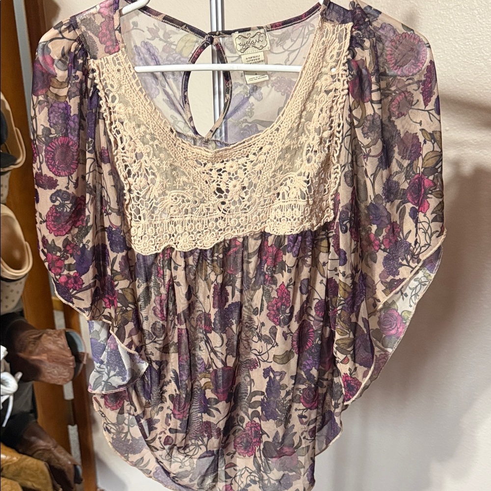 Eyelash Couture Purple and Cream Floral Blouse‎